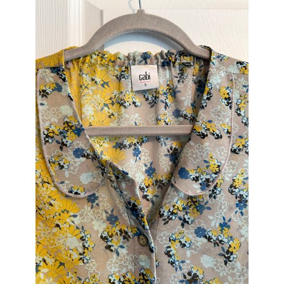 CAbi 5221 Offsides Yellow Blue Grey Sleeveless Floral Blouse size small - Picture 7 of 9